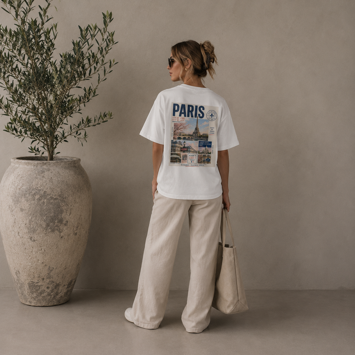 Tourist in my own town | Paris T-Shirt